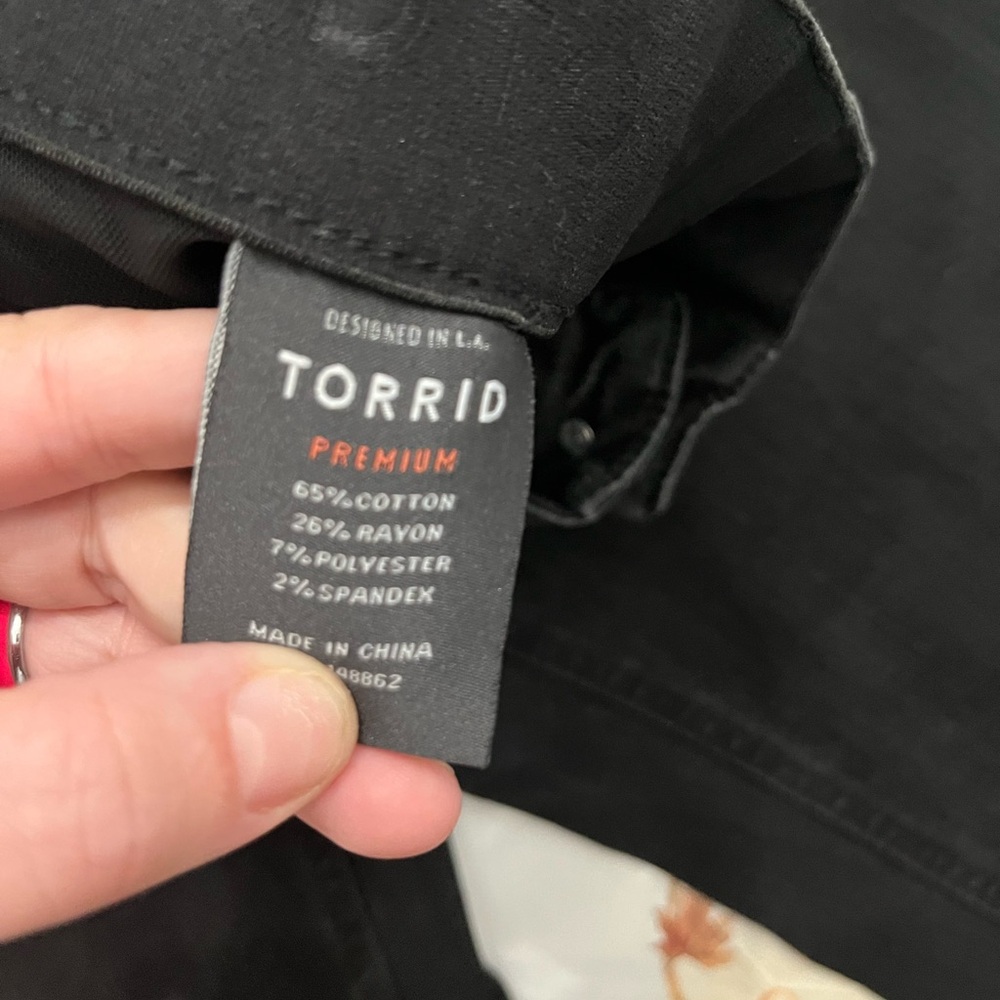 Torrid Black Bombshell Skinny Women's Jeans size 24 PLUS - Picture 5 of 7